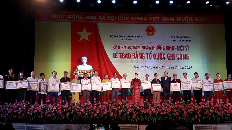 29-7-2020 le trao bang to quoc ghi cong1.jpg